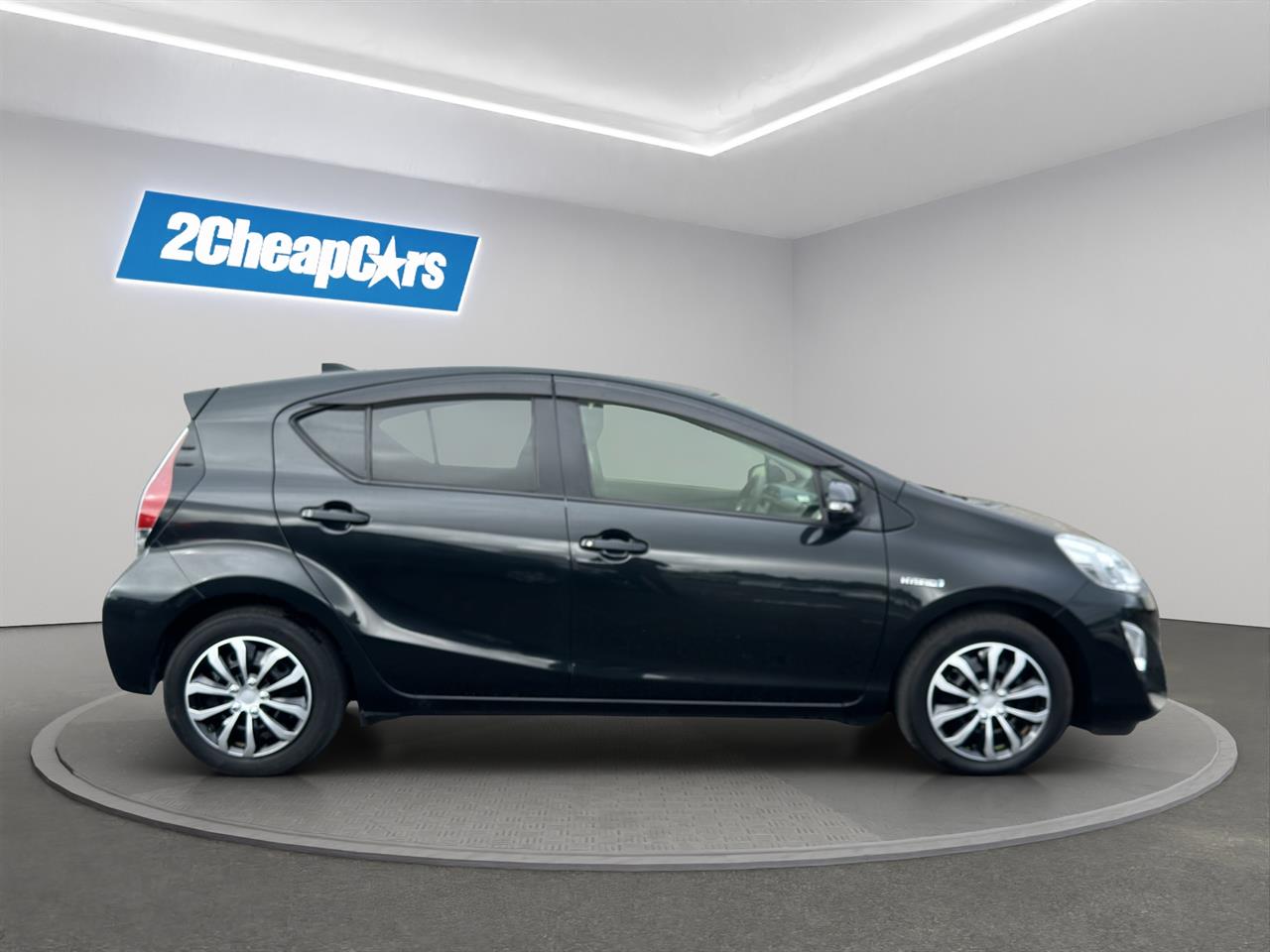 2014 Toyota Aqua G Hatchback PUSH SRART + REVESING CAMERA + KEYLESS ENTRY