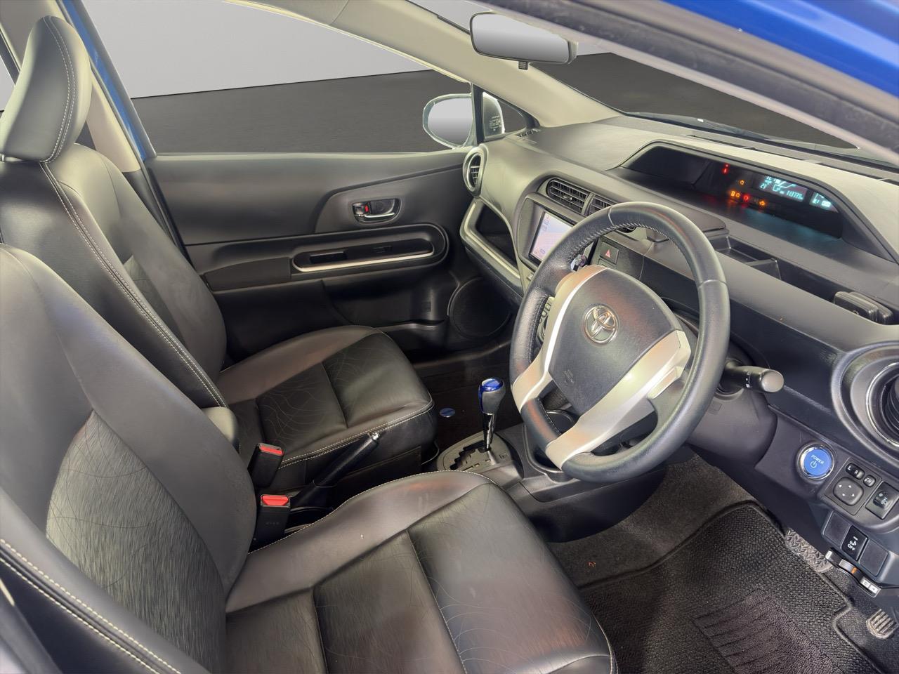 2014 Toyota Aqua G Balck Soft Leather Selection Hatchback REVESING CAMERA + PUSH SRART + AUTO LIGHTS