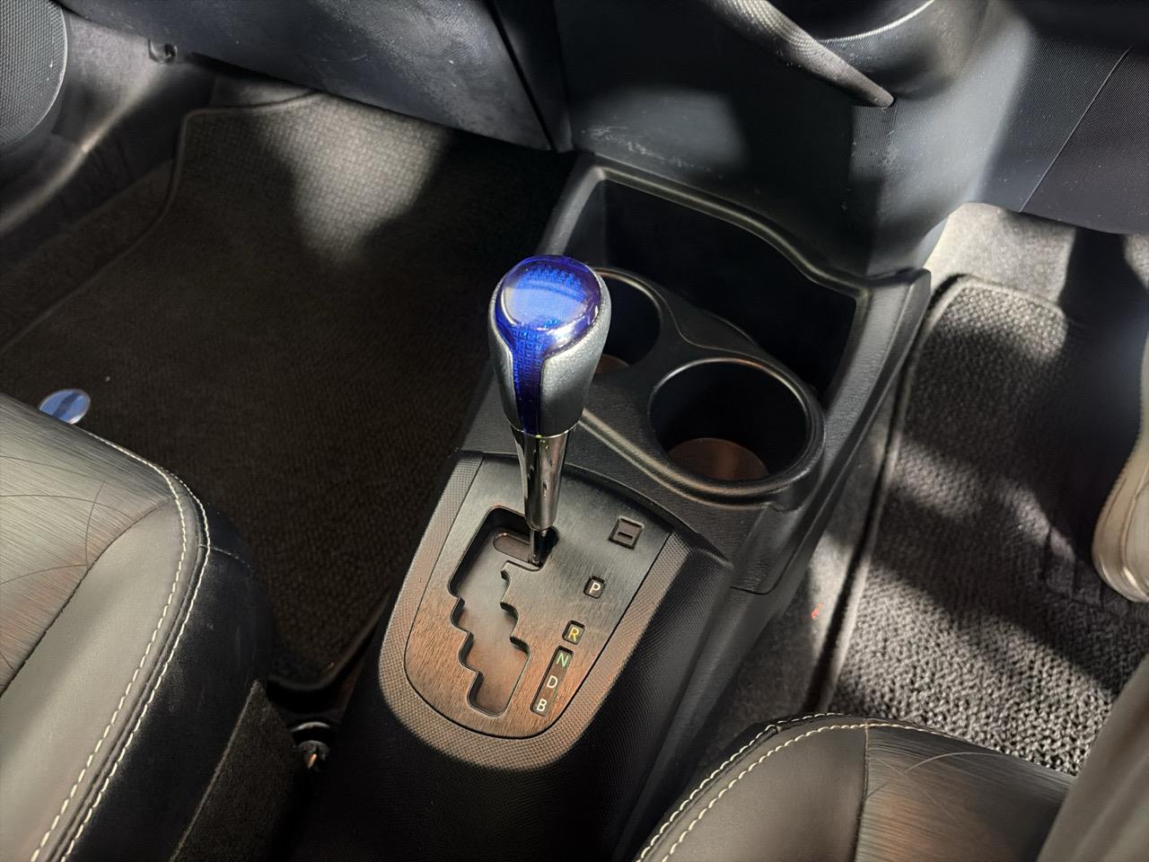 2014 Toyota Aqua G Balck Soft Leather Selection Hatchback REVESING CAMERA + PUSH SRART + AUTO LIGHTS