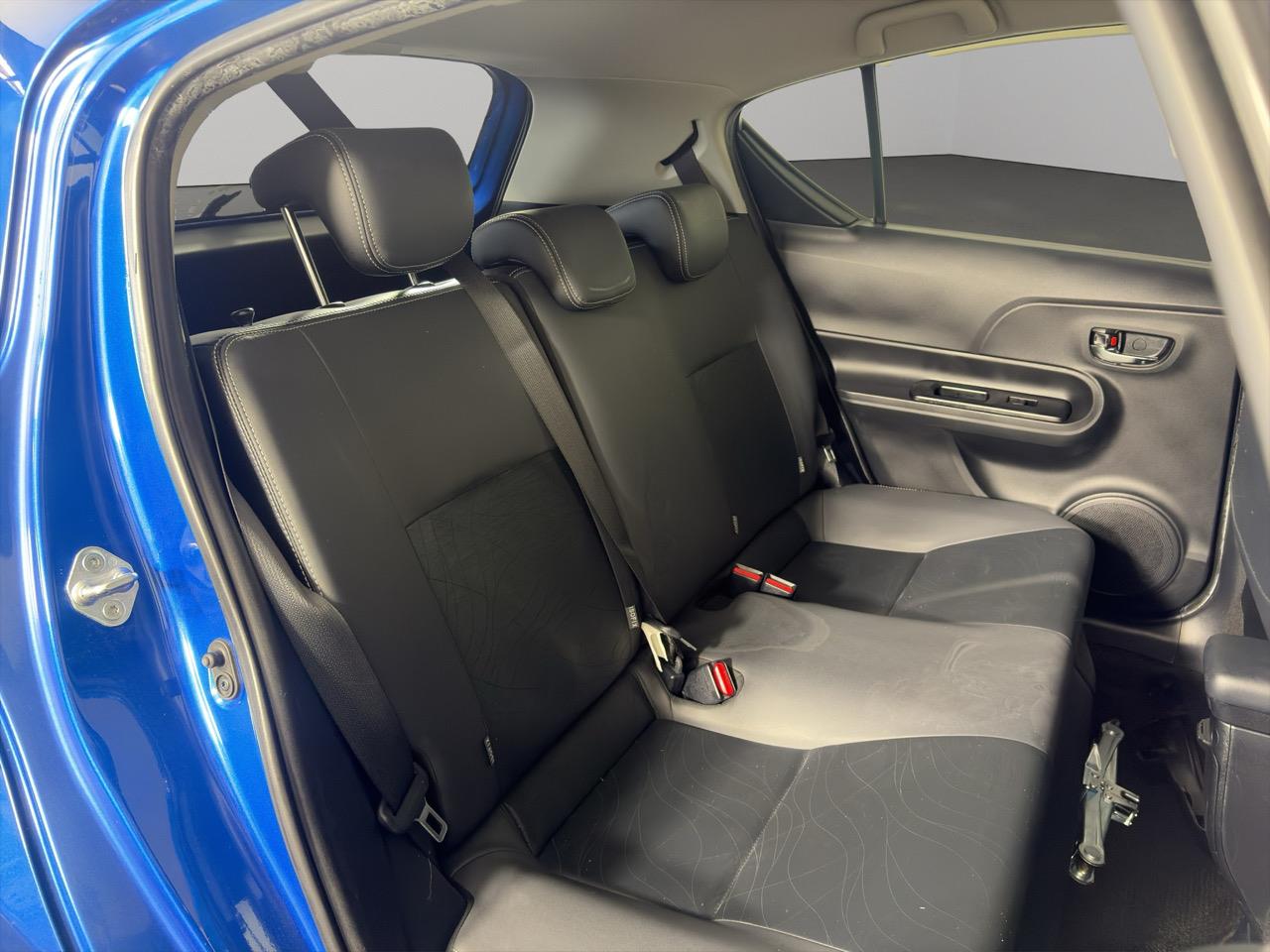 2014 Toyota Aqua G Balck Soft Leather Selection Hatchback REVESING CAMERA + PUSH SRART + AUTO LIGHTS