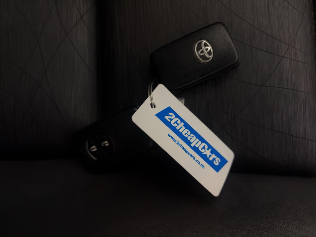 2014 Toyota Aqua G Balck Soft Leather Selection Hatchback REVESING CAMERA + PUSH SRART + AUTO LIGHTS