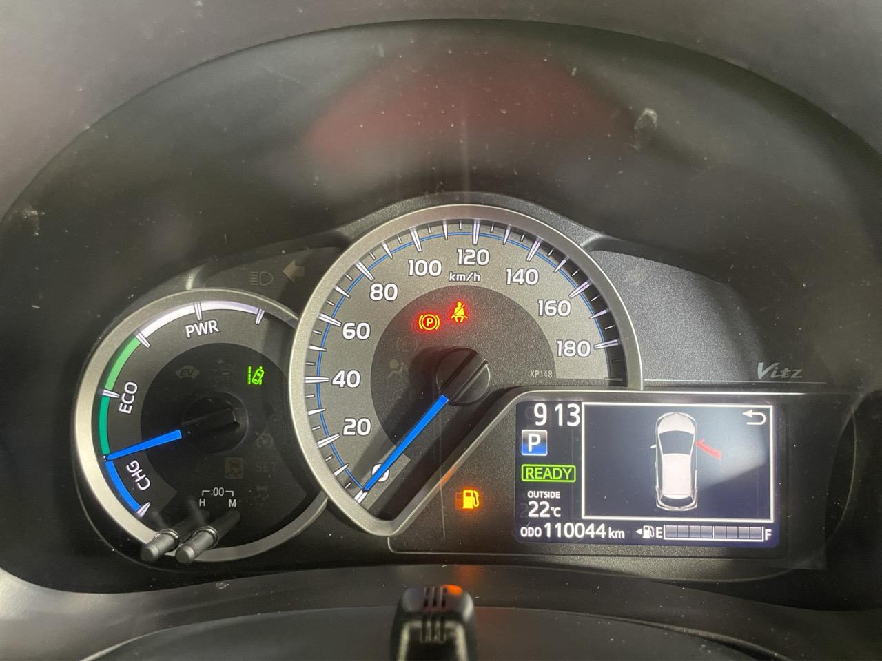 2017 Toyota Vitz YARIS HYBRID Hatchback REVERSING CAMERA + AUTO LIGHTS + HEATED SEATS