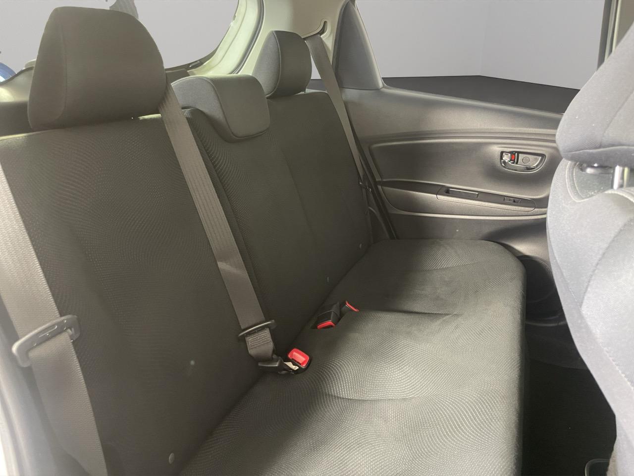 2017 Toyota Vitz YARIS HYBRID Hatchback REVERSING CAMERA + AUTO LIGHTS + HEATED SEATS