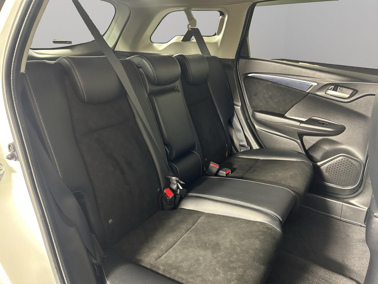 2015 Honda Shuttle HYBRID Z Station Wagon REVERSING CAMERA + PUSH START + AUTO LIGHTS