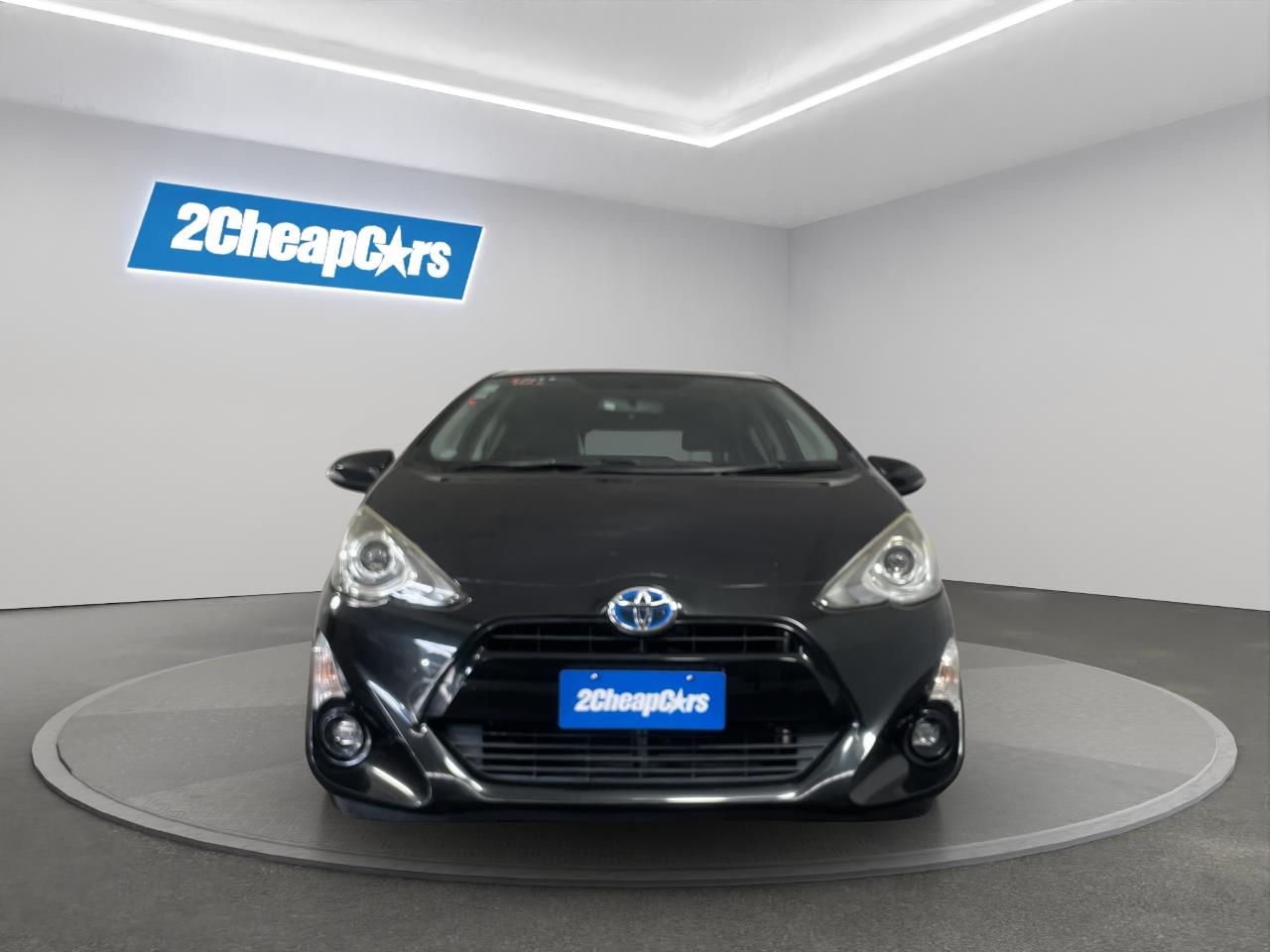 2015 Toyota Aqua Facelift Model G Black Soft Leather Selection Hatchback REVERSING CAMERA + SMART KEY + AUTO LIGHTS