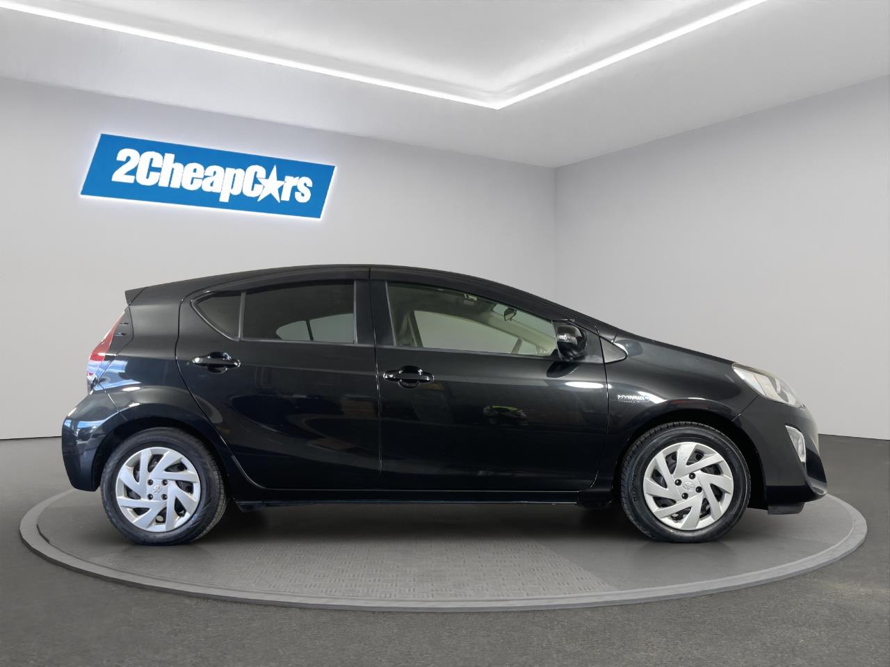 2015 Toyota Aqua Facelift Model G Black Soft Leather Selection Hatchback REVERSING CAMERA + SMART KEY + AUTO LIGHTS