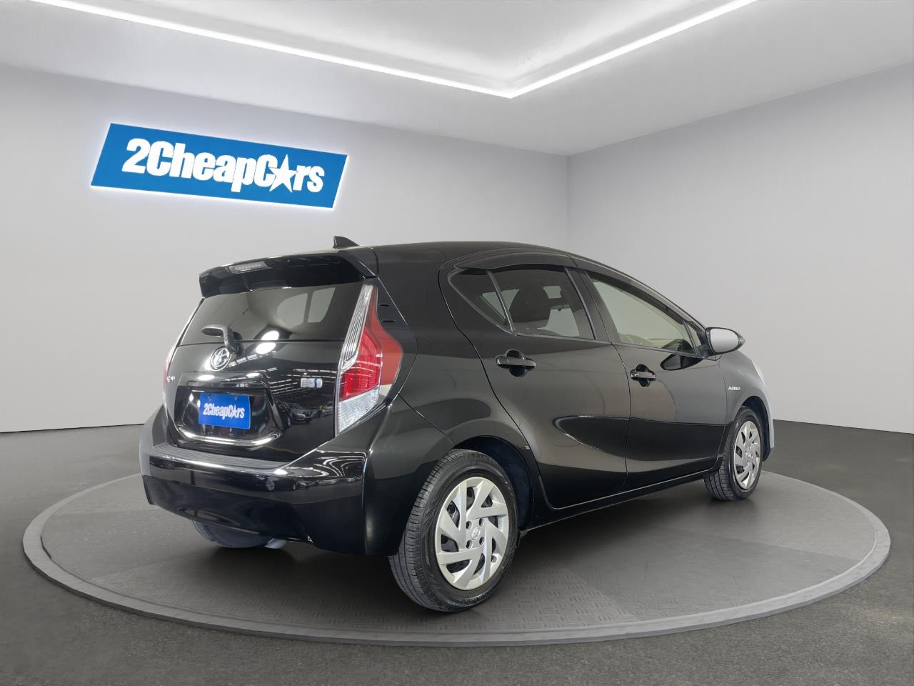 2015 Toyota Aqua Facelift Model G Black Soft Leather Selection Hatchback REVERSING CAMERA + SMART KEY + AUTO LIGHTS