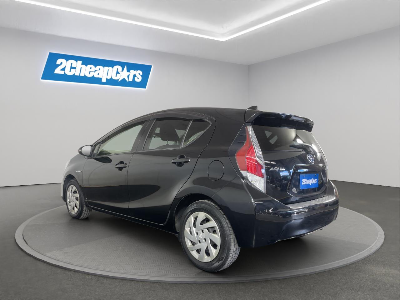 2015 Toyota Aqua Facelift Model G Black Soft Leather Selection Hatchback REVERSING CAMERA + SMART KEY + AUTO LIGHTS