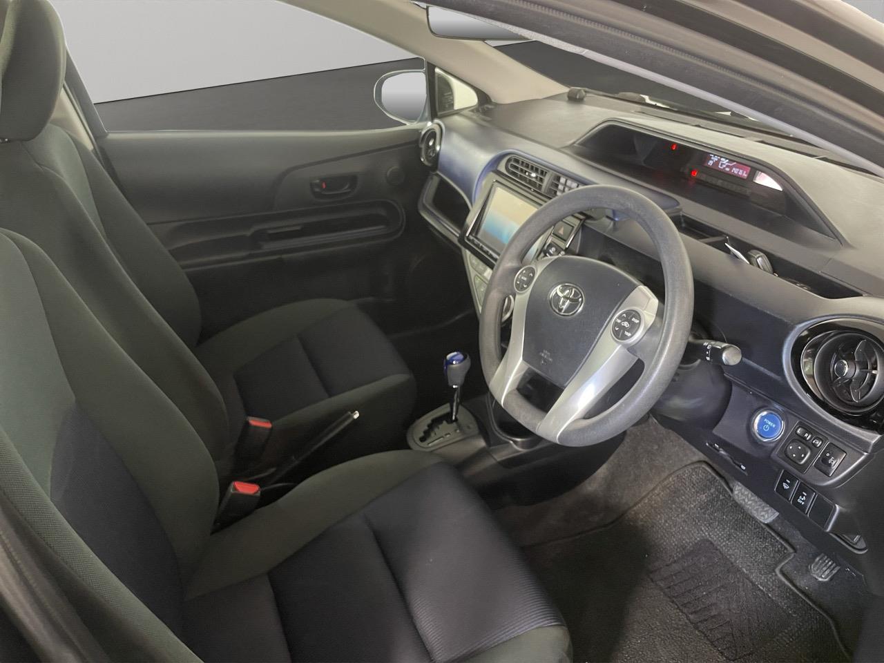 2015 Toyota Aqua Facelift Model S Hatchback REVERSING CAMERA + AUTO LIGHTS + PUSH BUTTON START