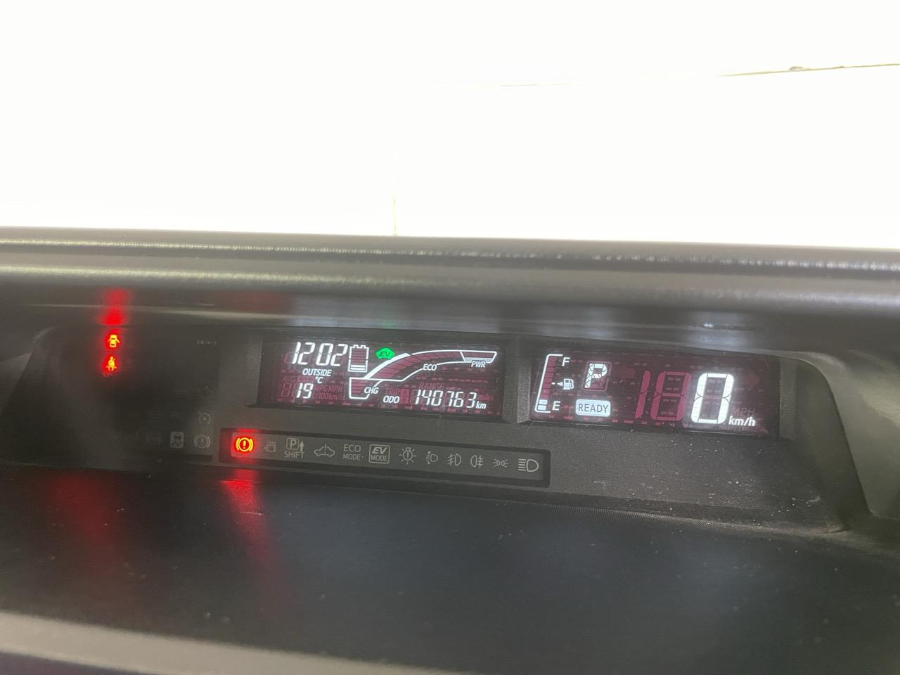 2015 Toyota Aqua Facelift Model S Hatchback REVERSING CAMERA + AUTO LIGHTS + PUSH BUTTON START