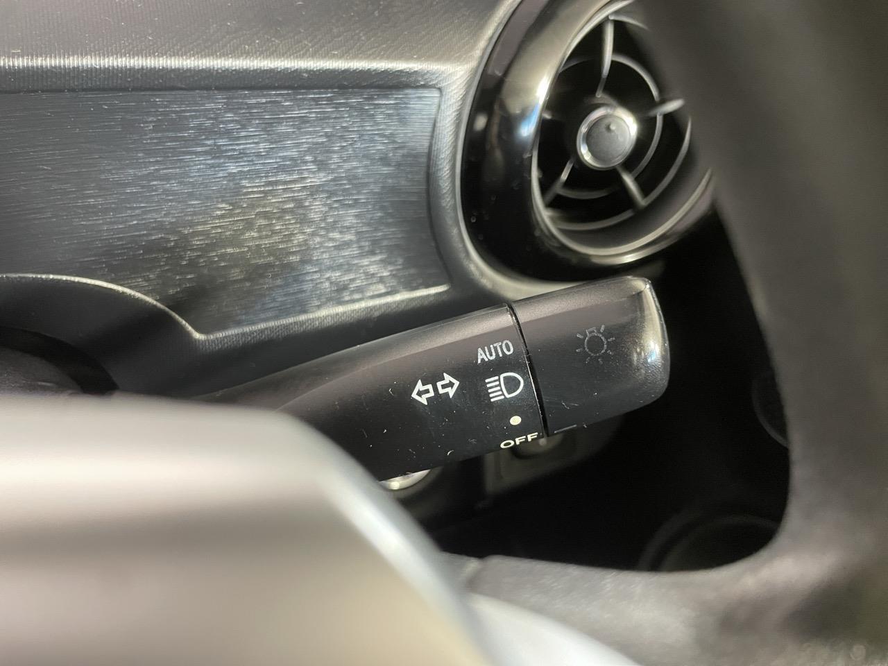 2015 Toyota Aqua Facelift Model S Hatchback REVERSING CAMERA + AUTO LIGHTS + PUSH BUTTON START