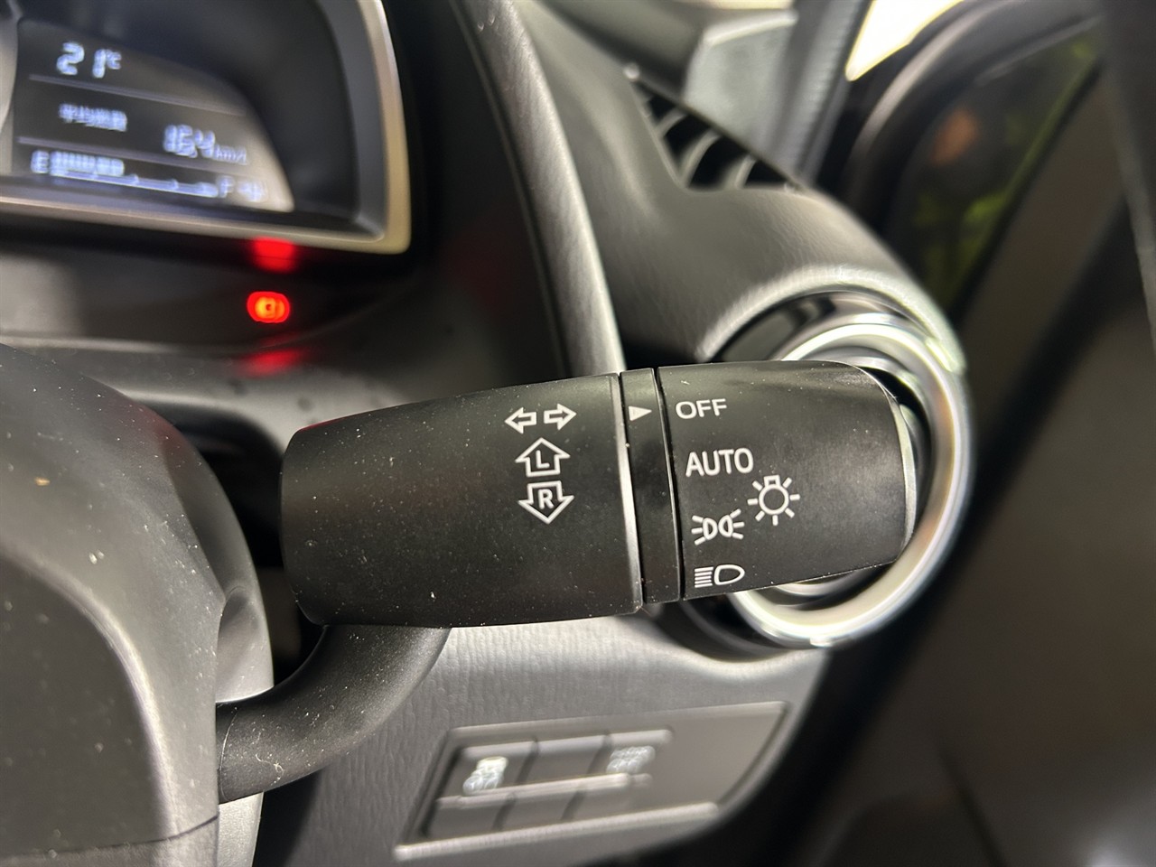 2014 Mazda Demio 2 New Shape Skyactive Hatchback PUSH START + AUTO LIGHTS