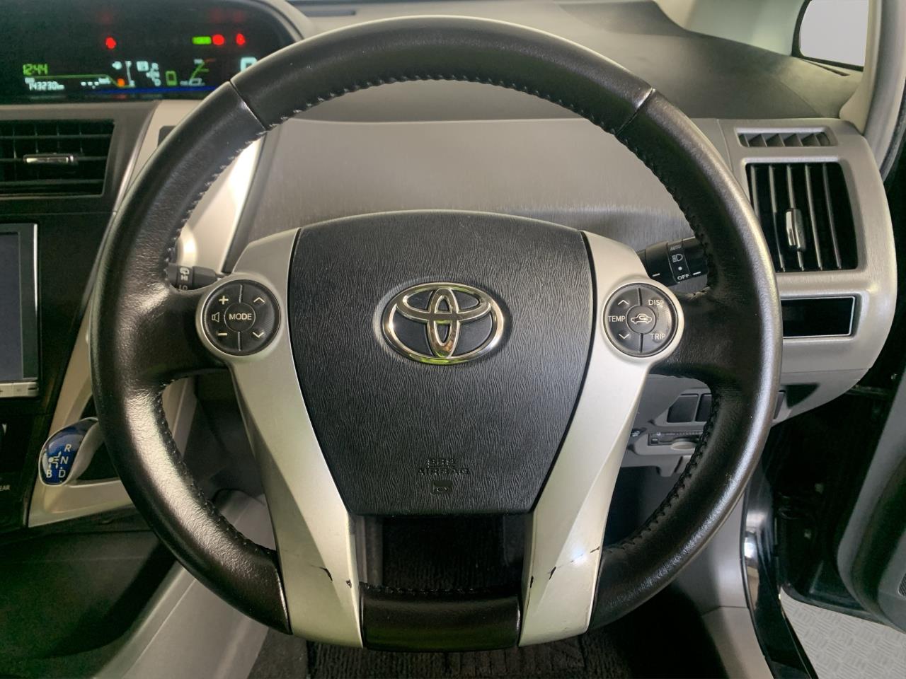 2012 Toyota Prius Alpha S 7 Seaters People Mover PUSH START + REVERSING CAMERA + AUTO LIGHTS