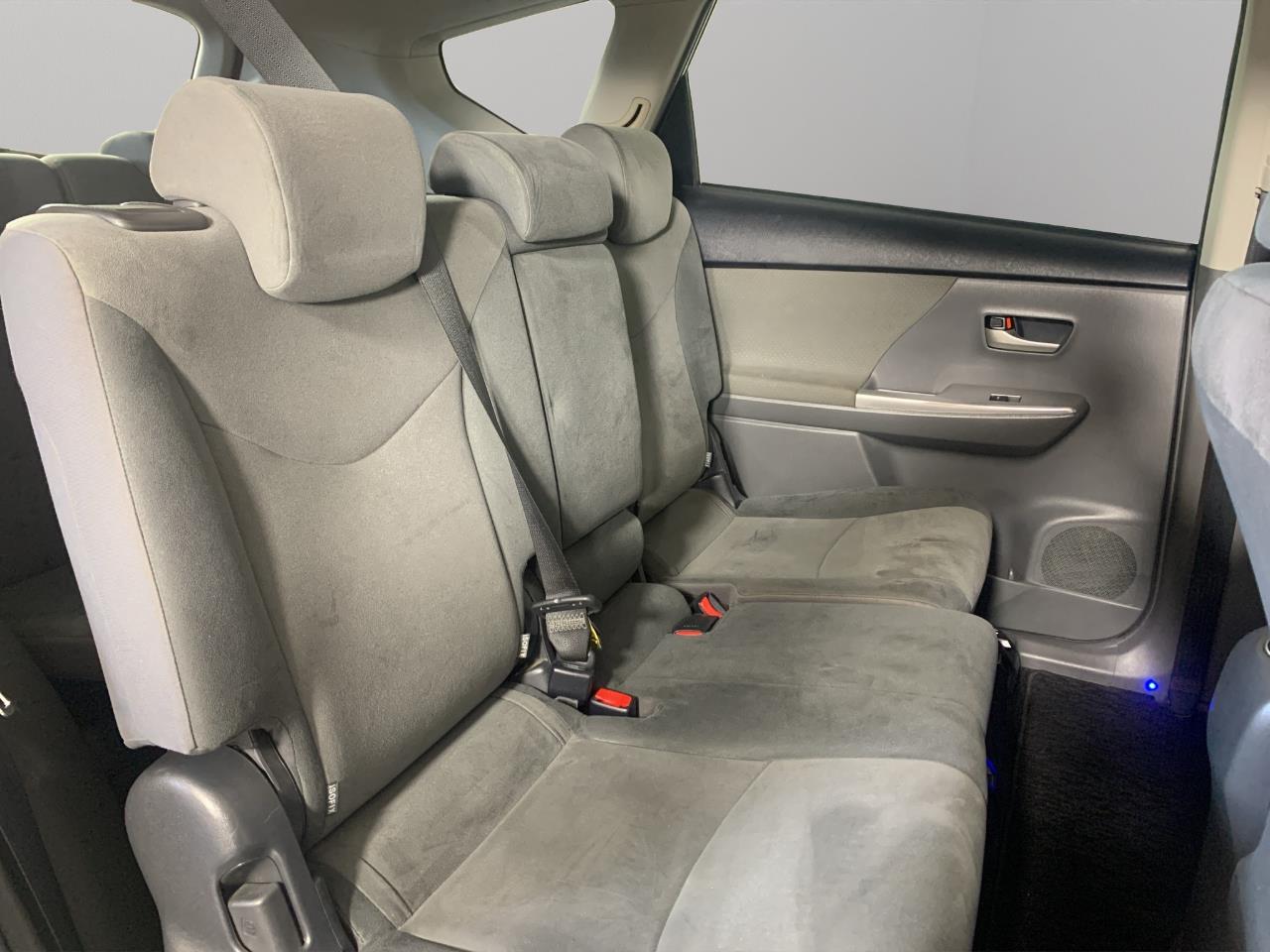 2012 Toyota Prius Alpha S 7 Seaters People Mover PUSH START + REVERSING CAMERA + AUTO LIGHTS