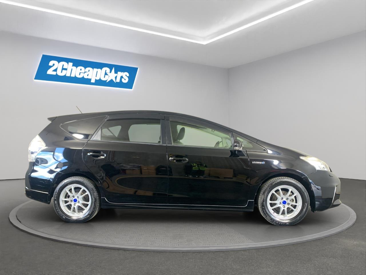 2012 Toyota Prius Alpha S 7 Seaters People Mover PUSH START + REVERSING CAMERA + AUTO LIGHTS