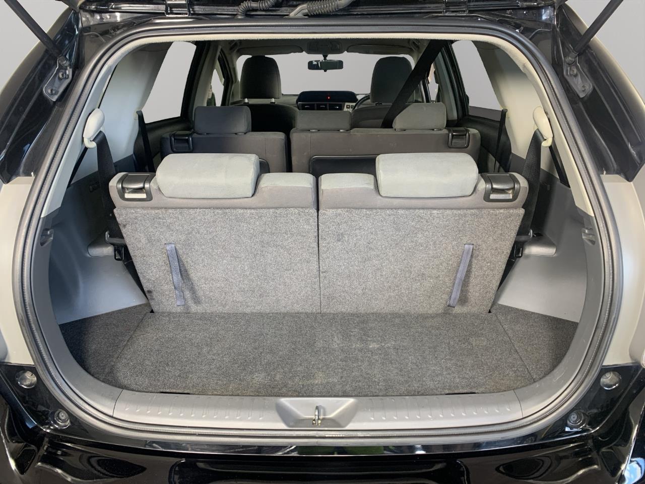 2012 Toyota Prius Alpha S 7 Seaters People Mover PUSH START + REVERSING CAMERA + AUTO LIGHTS