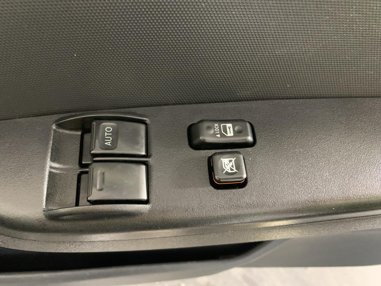 2019 Toyota Hiace DX Van DIESEL + FIVE DOORS