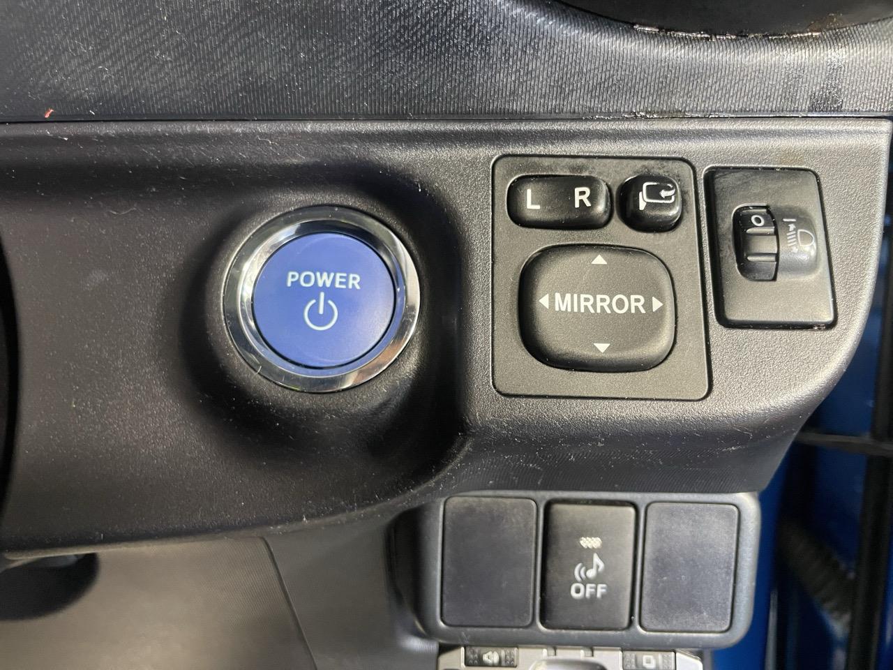 2013 Toyota Aqua S Hatchback REVERSING CAMERA + AUTO LIGHTS + PUSH BUTTON START