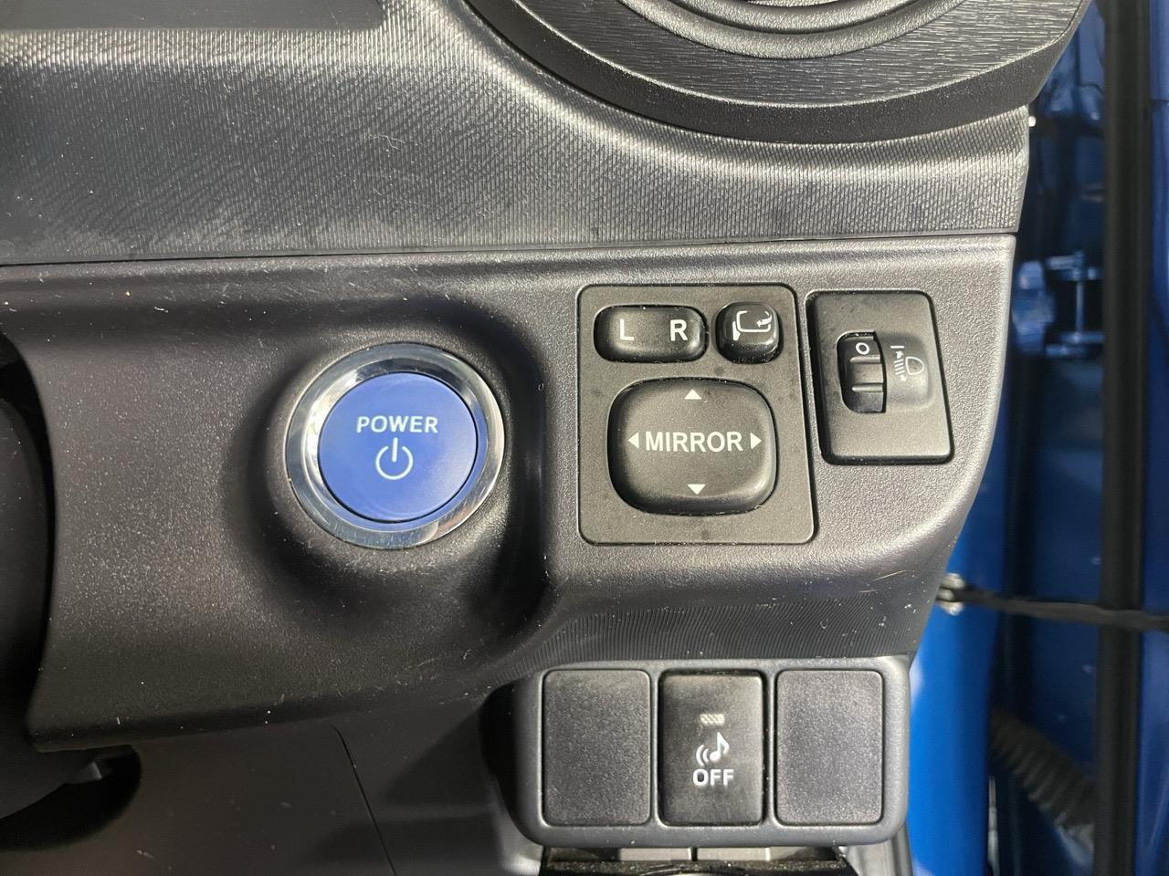 2013 Toyota Aqua S Hatchback REVERSING CAMERA + AUTO LIGHTS + PUSH BUTTON START