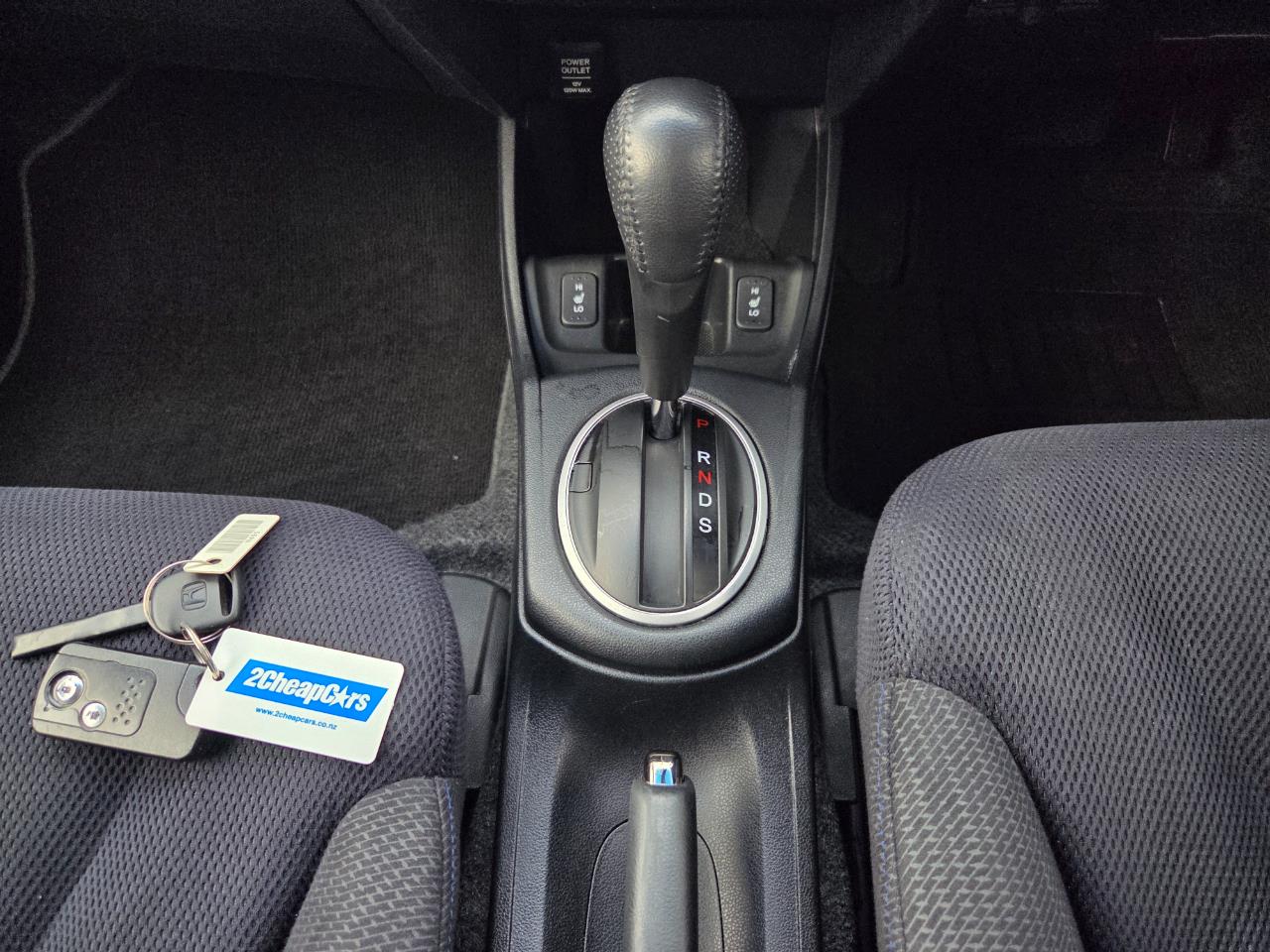 2012 Honda Fit Jazz Hybrid Hatchback CRUISE CONTROL + PADDLE SHIFT + REVERSING CAMERA