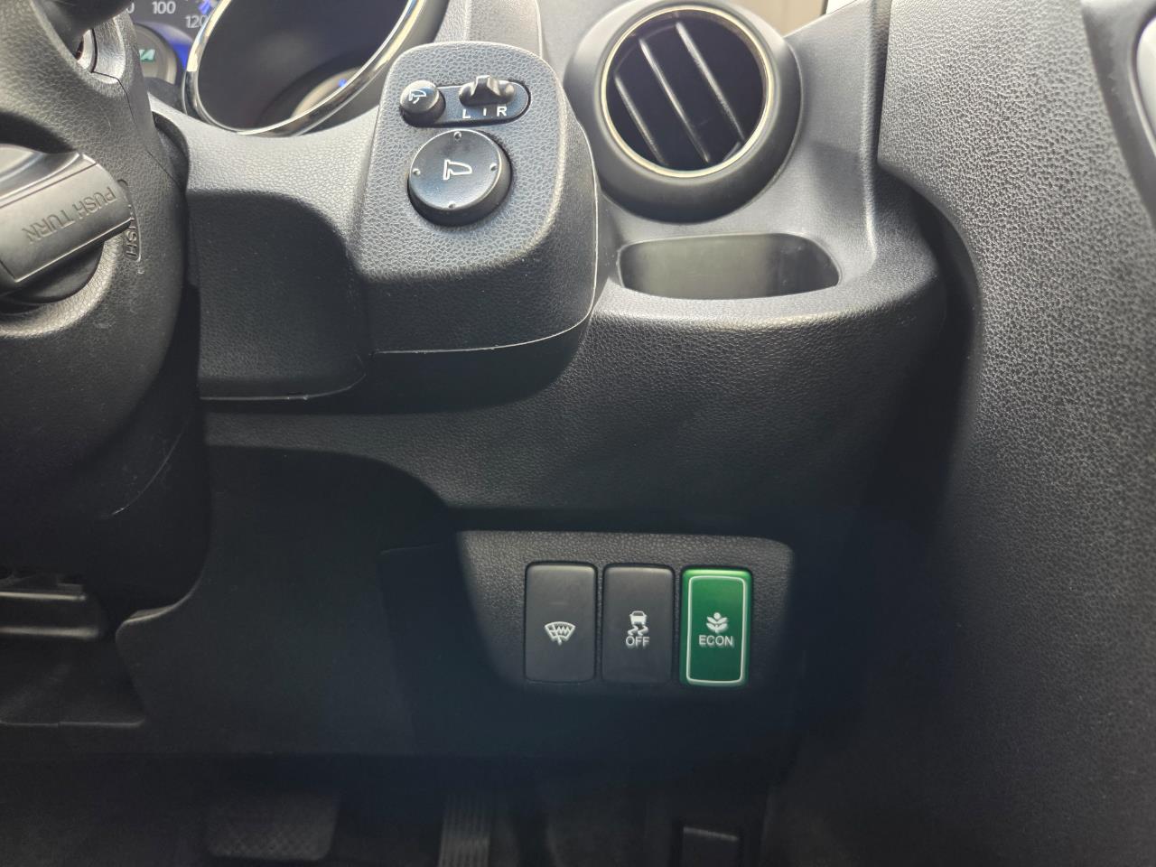 2012 Honda Fit Jazz Hybrid Hatchback CRUISE CONTROL + PADDLE SHIFT + REVERSING CAMERA