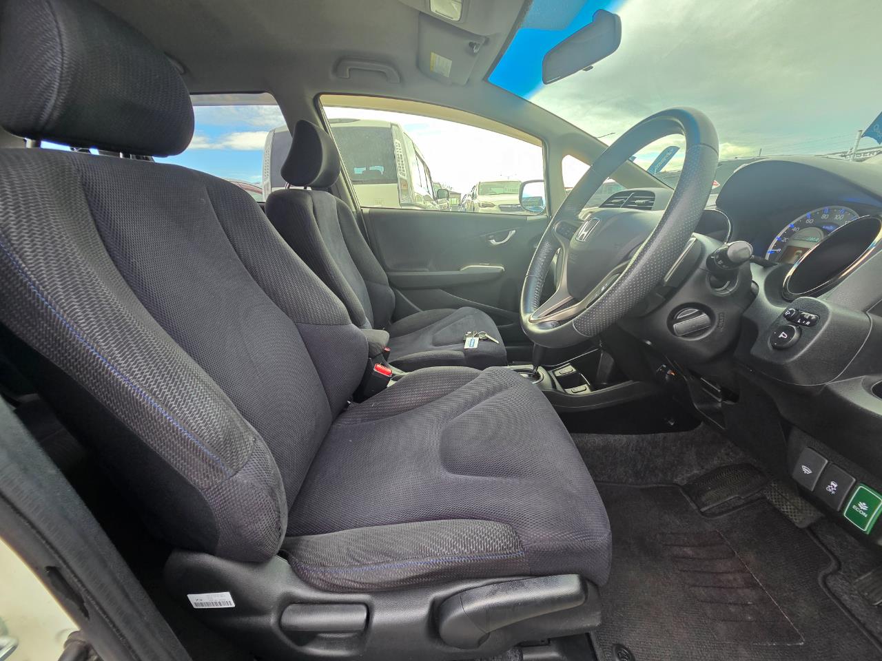 2012 Honda Fit Jazz Hybrid Hatchback CRUISE CONTROL + PADDLE SHIFT + REVERSING CAMERA