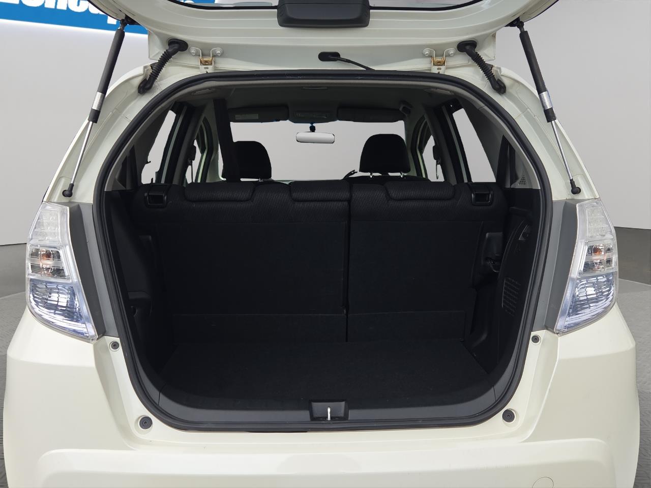 2012 Honda Fit Jazz Hybrid Hatchback CRUISE CONTROL + PADDLE SHIFT + REVERSING CAMERA