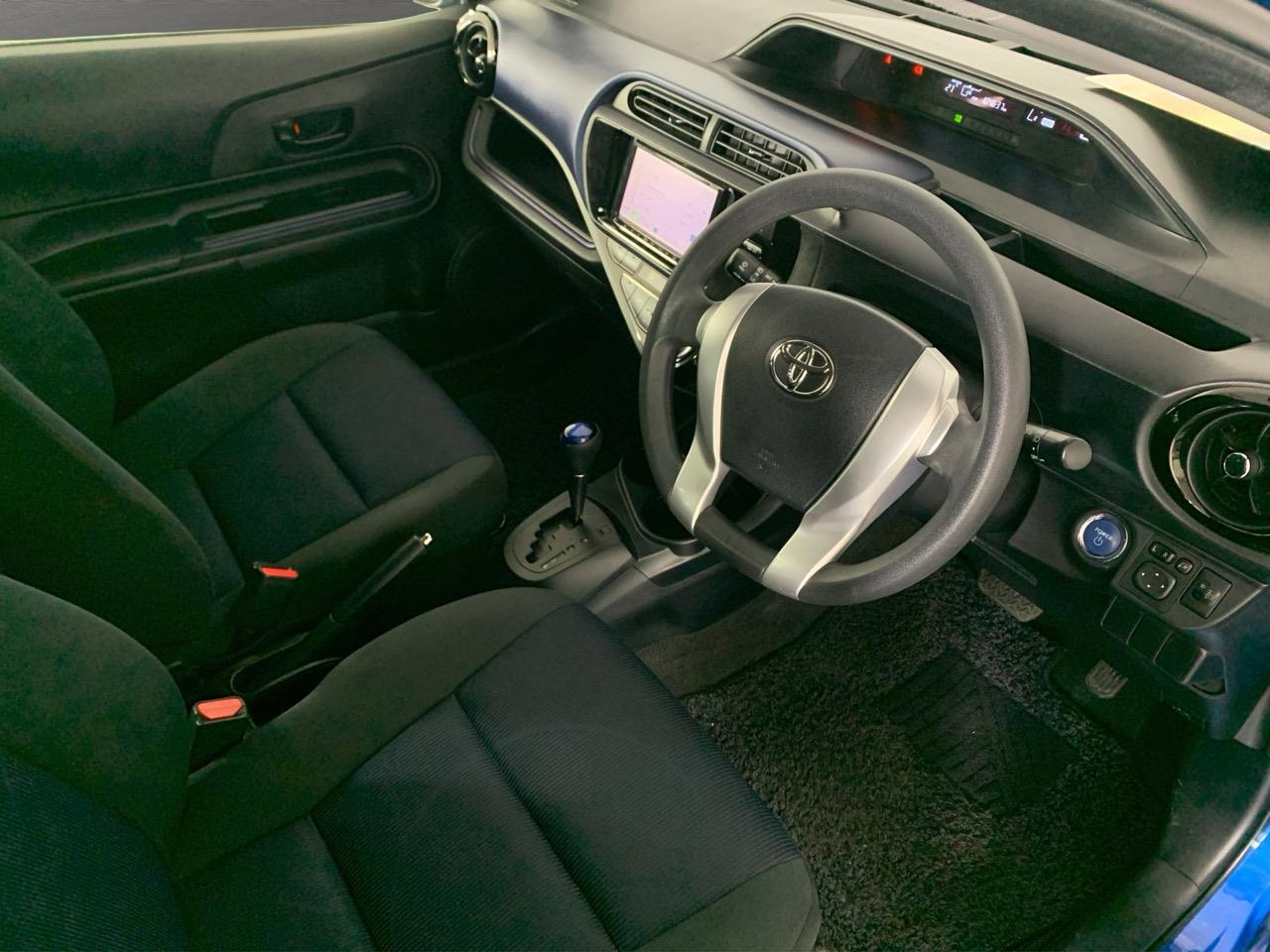 2015 Toyota Aqua Facelift Model S Hatchback PUSH BUTTON START + AUTO LIGHTS