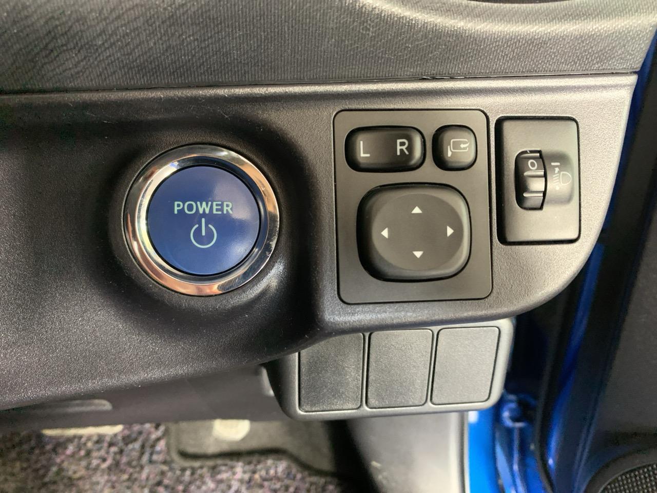 2015 Toyota Aqua Facelift Model S Hatchback PUSH BUTTON START + AUTO LIGHTS