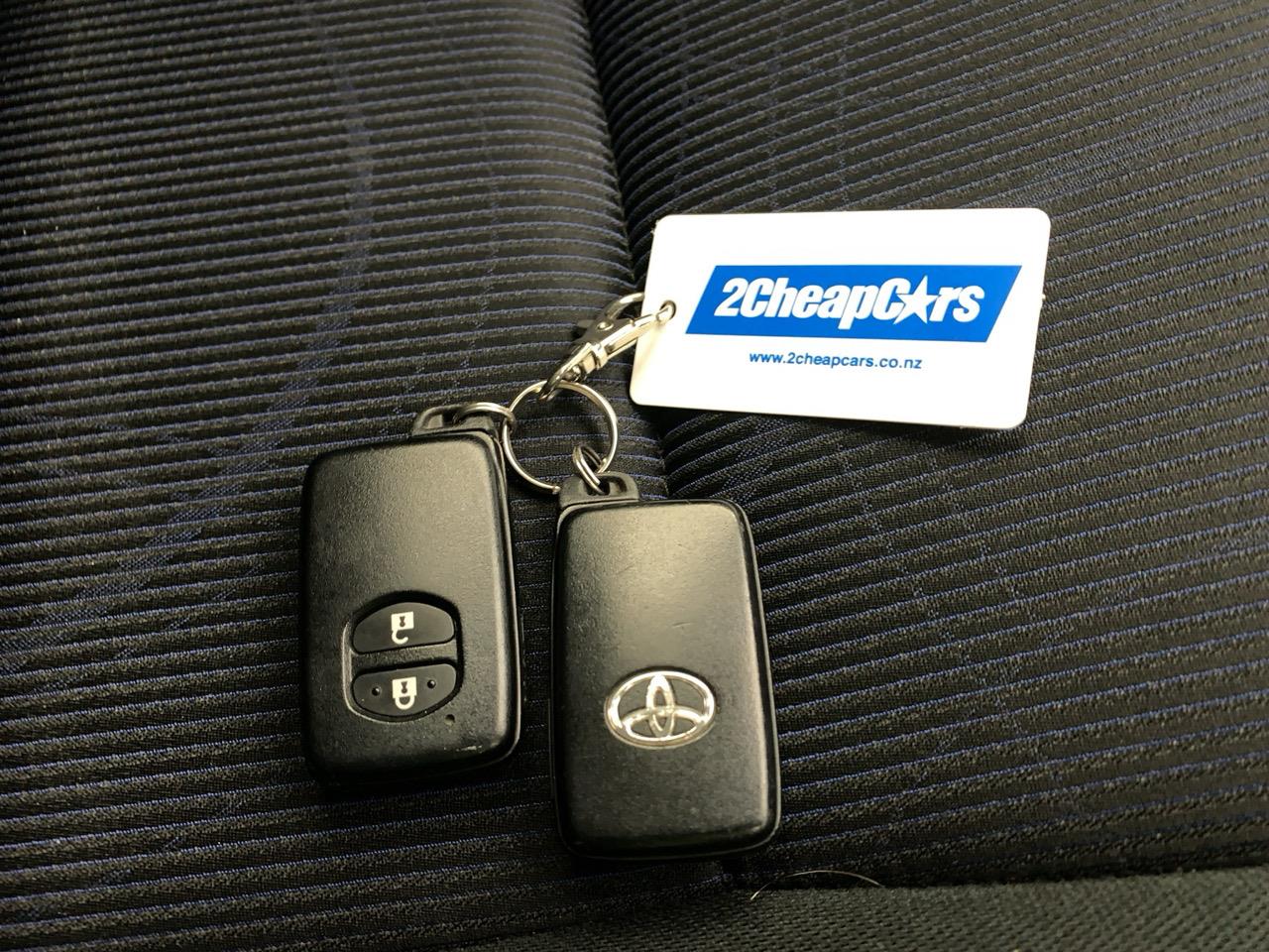 2015 Toyota Aqua Facelift Model S Hatchback PUSH BUTTON START + AUTO LIGHTS