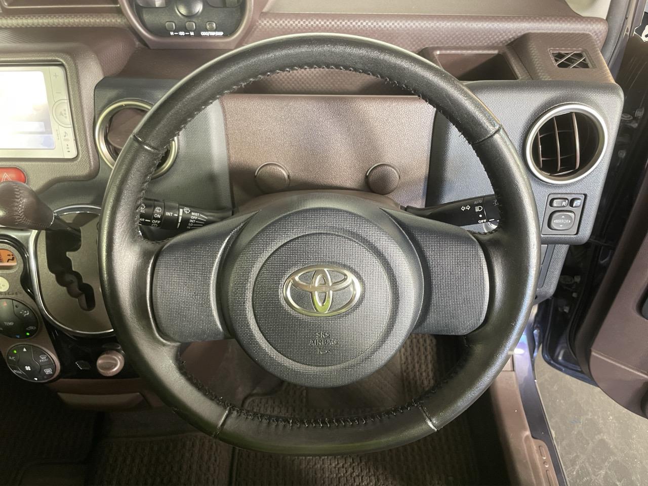 2013 Toyota SPADE G Hatchback HEATED SEAT + AUTO LIGHTS + PUSH START