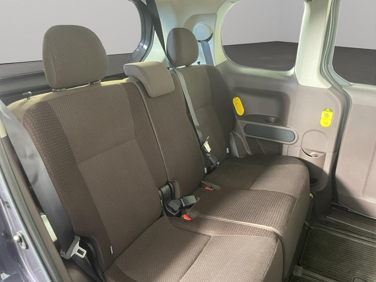 2013 Toyota SPADE G Hatchback HEATED SEAT + AUTO LIGHTS + PUSH START