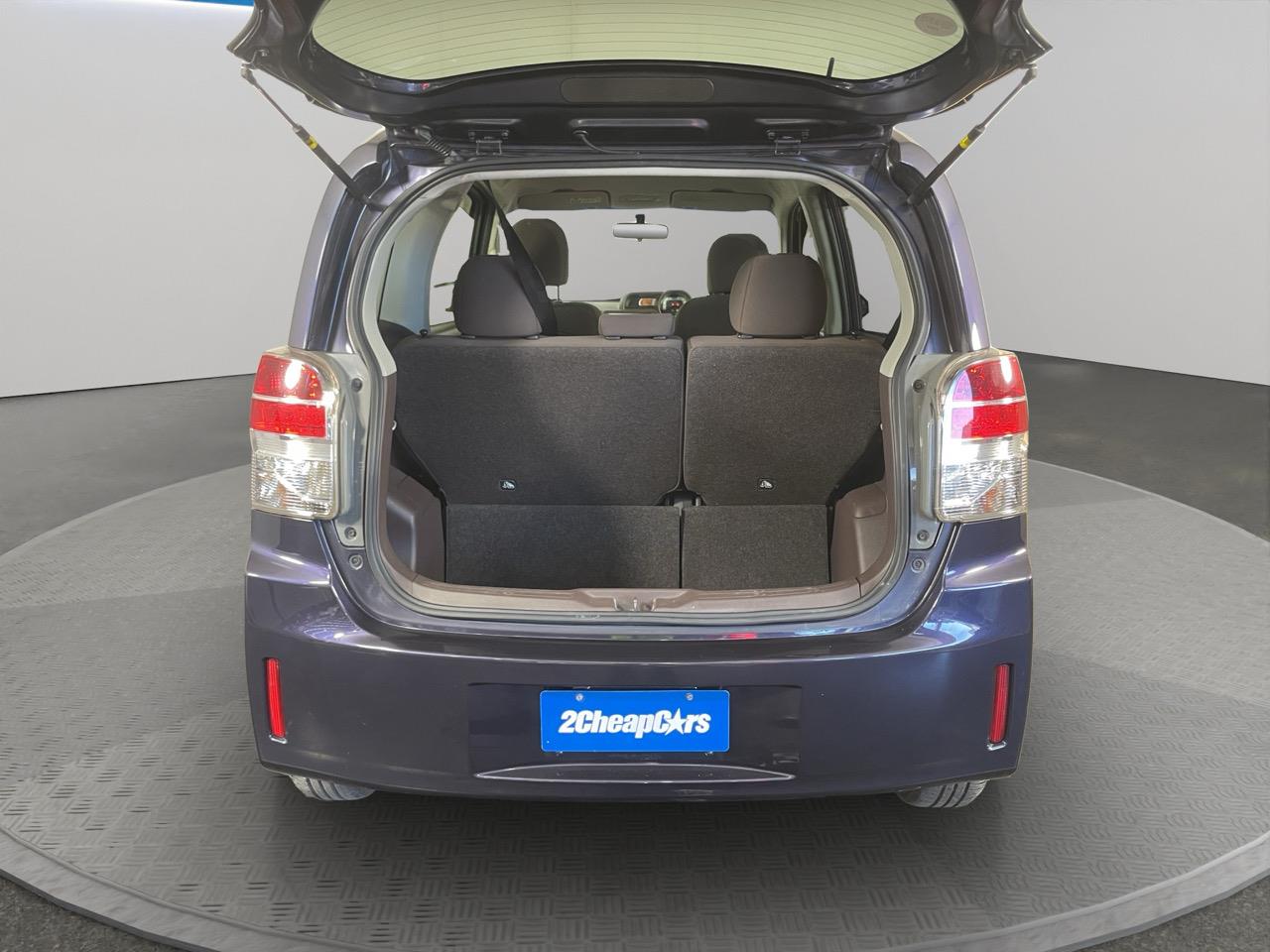 2013 Toyota SPADE G Hatchback HEATED SEAT + AUTO LIGHTS + PUSH START