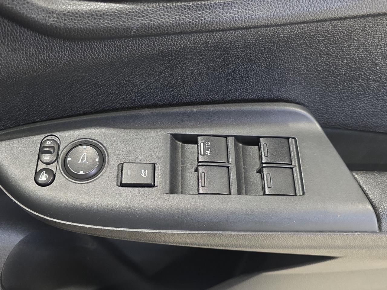 2014 Honda Fit Jazz Hybrid New Shape Hatchback REVERSING CAMERA + PUSH BUTTON START