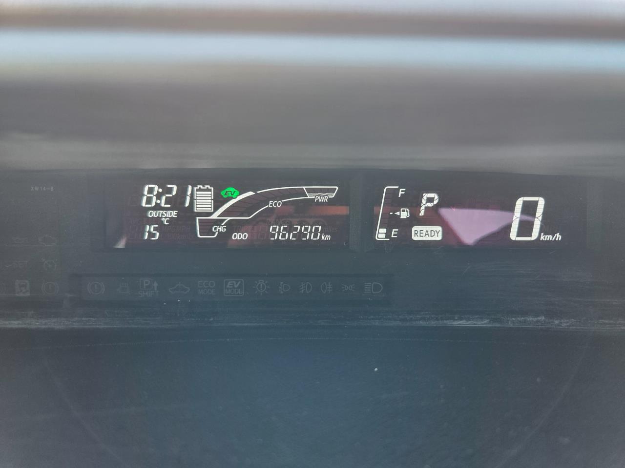 2015 Toyota Aqua Facelift Model S Hatchback PUSH BUTTON START + REVERSING CAMERA + AUTO LIGHTS