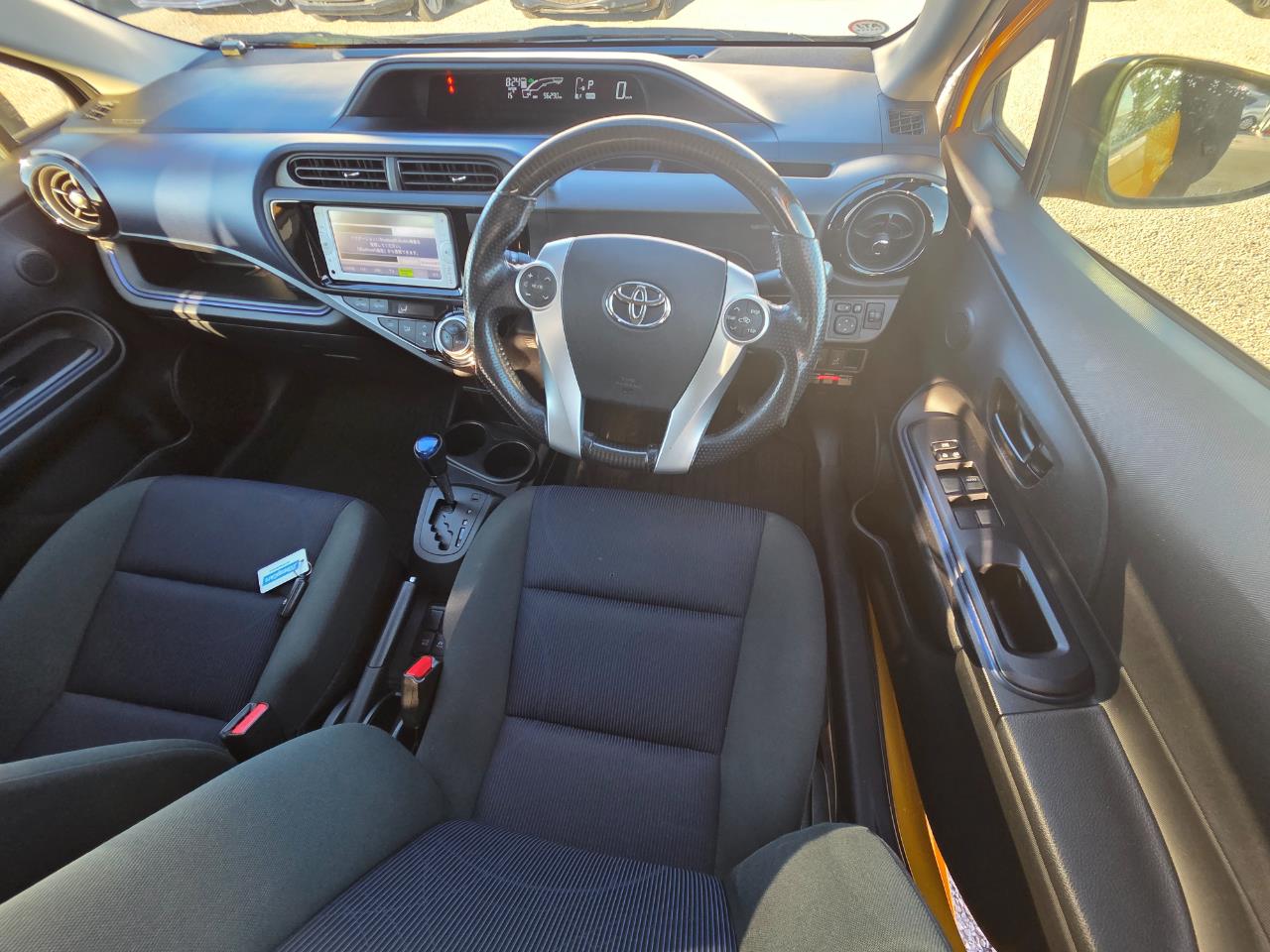 2015 Toyota Aqua Facelift Model S Hatchback PUSH BUTTON START + REVERSING CAMERA + AUTO LIGHTS