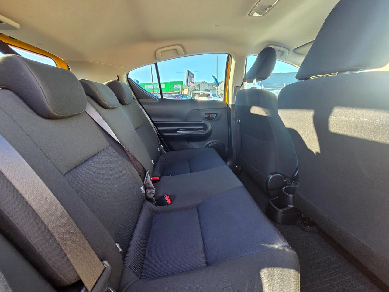 2015 Toyota Aqua Facelift Model S Hatchback PUSH BUTTON START + REVERSING CAMERA + AUTO LIGHTS