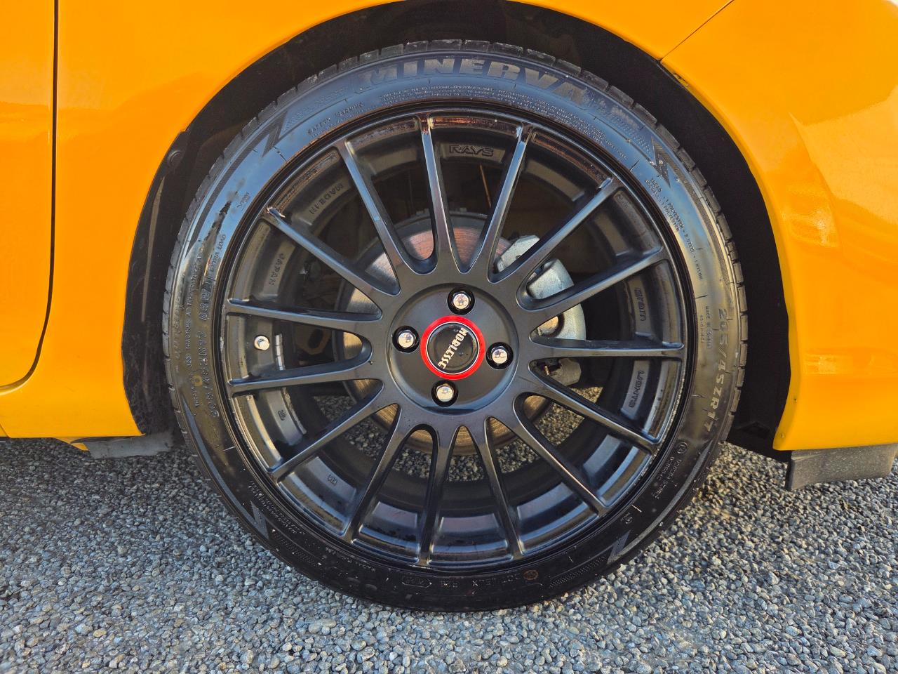 2015 Toyota Aqua Facelift Model S Hatchback PUSH BUTTON START + REVERSING CAMERA + AUTO LIGHTS