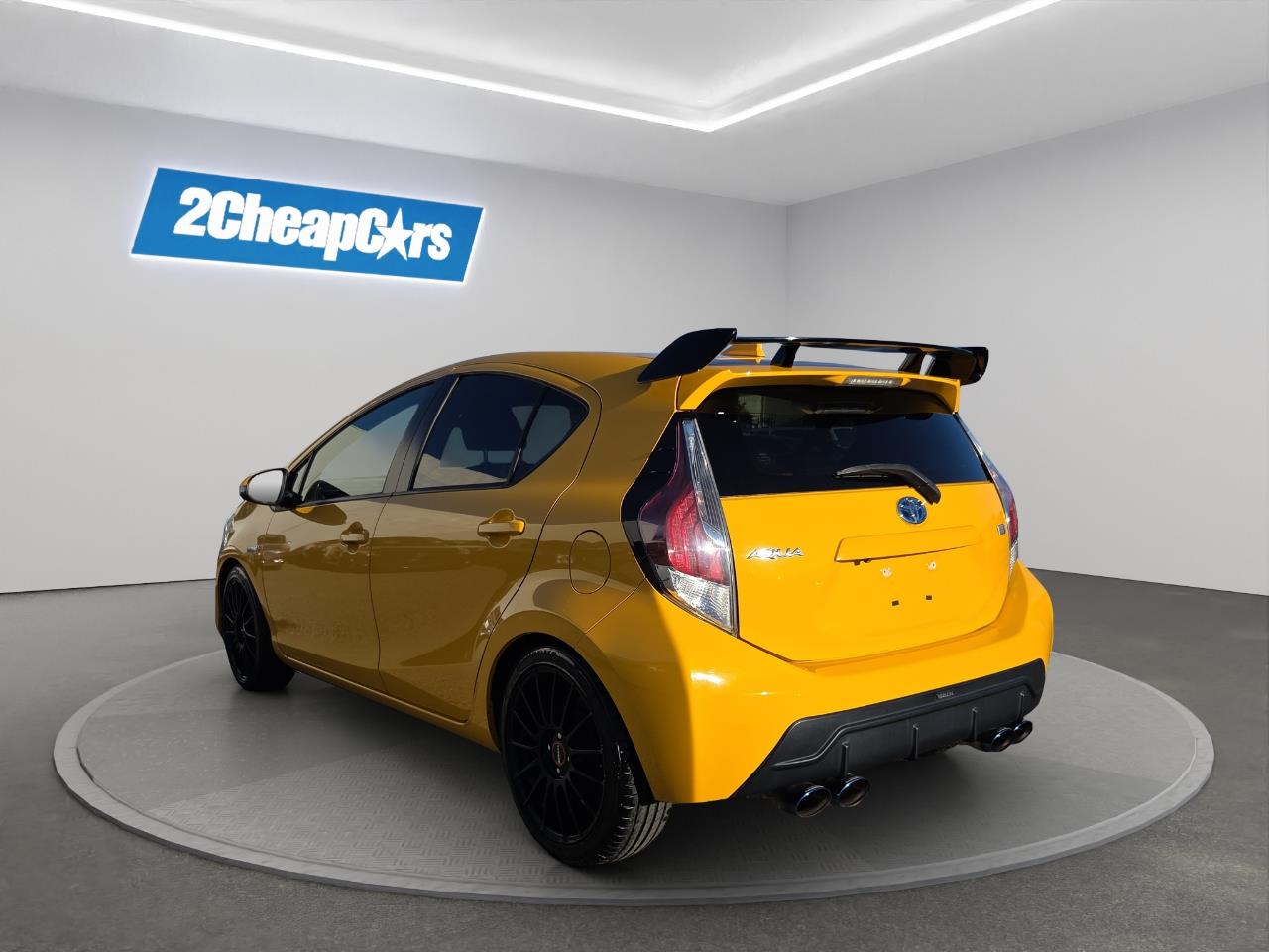 2015 Toyota Aqua Facelift Model S Hatchback PUSH BUTTON START + REVERSING CAMERA + AUTO LIGHTS