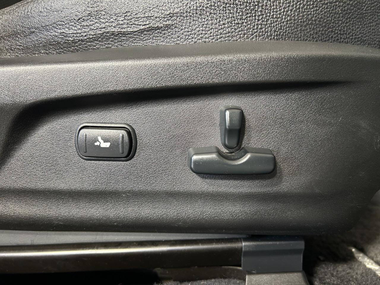 2013 Subaru Legacy Eyesight AWD Station Wagon AWD + EYESIGHT SYSTEM + REVERSING CAMERA