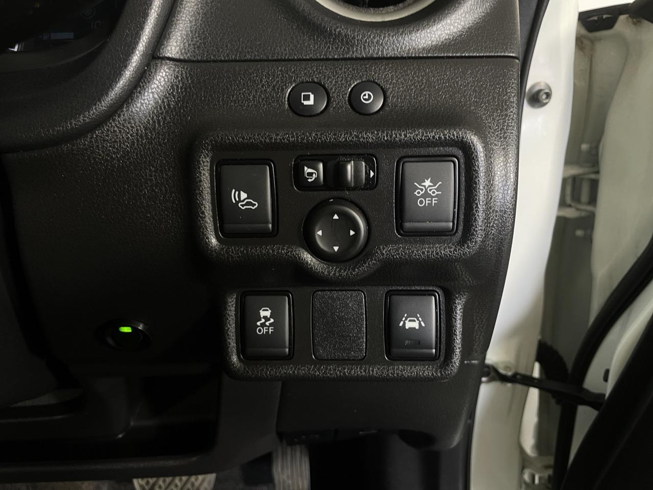 2016 Nissan Note e-power Hatchback REVERSING CAMERA + PUSH BUTTON START + AUTO LIGHTS