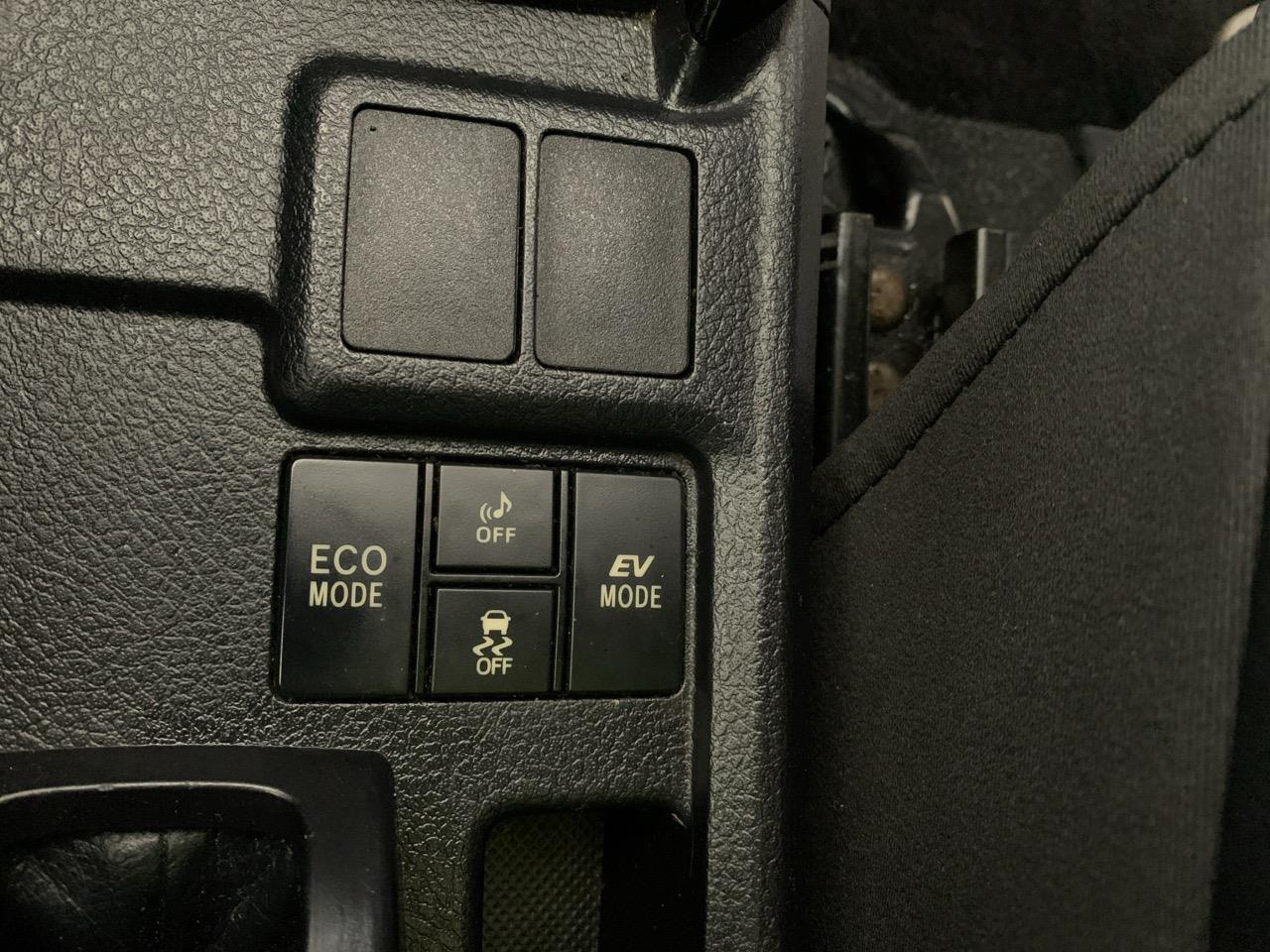 2014 Toyota Corolla Fielder Hybrid WXB Station Wagon PUSH START + REVERSING CAMERA + AUTO LIGHTS