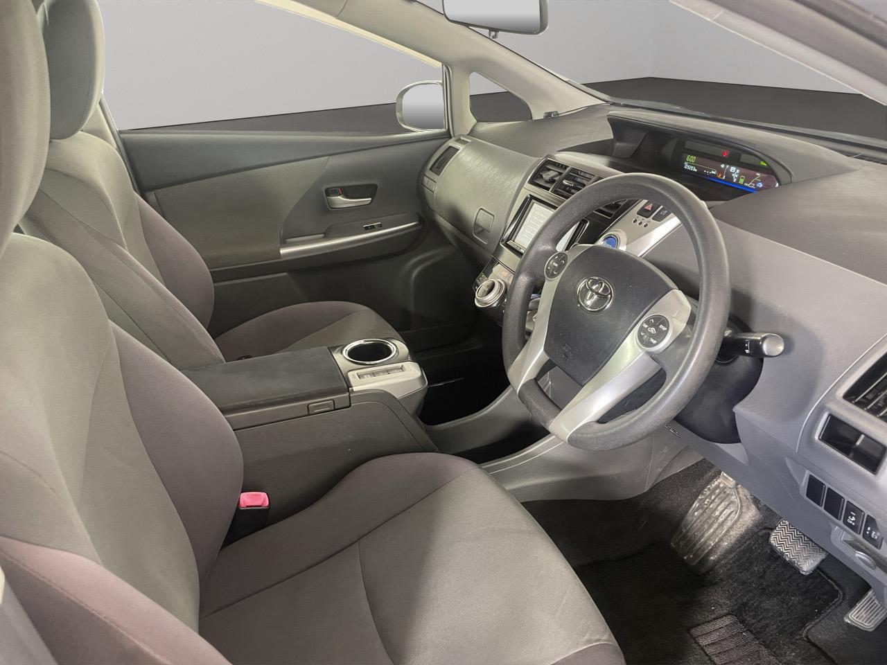 2012 Toyota Prius Alpha Hybrid Station Wagon REVERSING CAMERA + PUSH SRART + AUTO LIGHTS