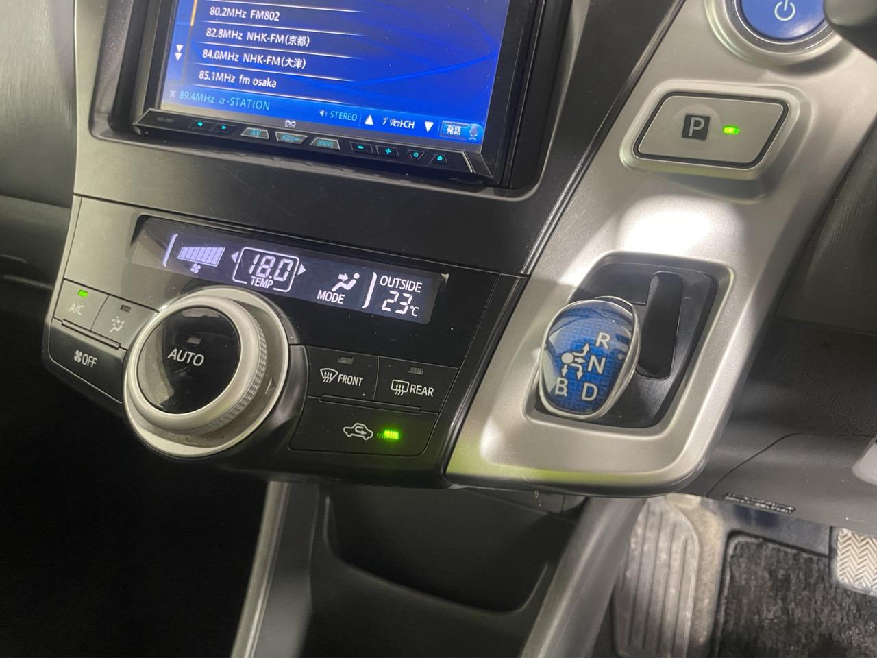 2012 Toyota Prius Alpha Hybrid Station Wagon REVERSING CAMERA + PUSH SRART + AUTO LIGHTS