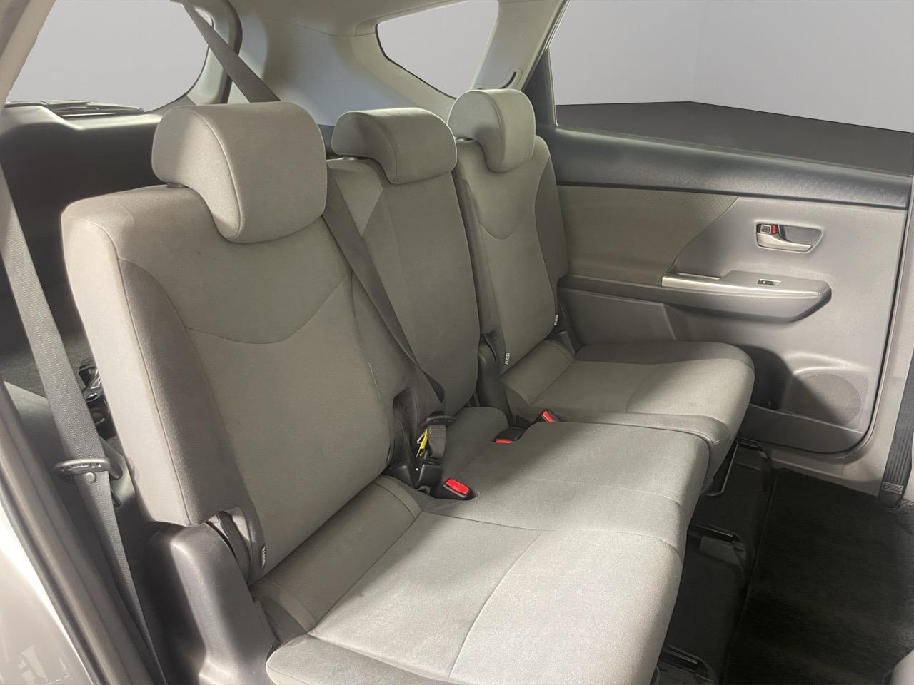 2012 Toyota Prius Alpha Hybrid Station Wagon REVERSING CAMERA + PUSH SRART + AUTO LIGHTS