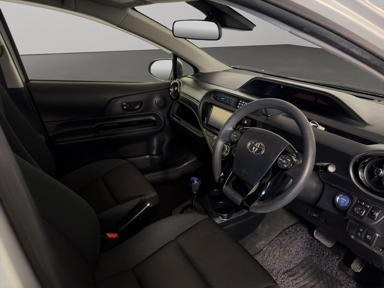 2016 Toyota Aqua Facelift Model S Hatchback LOW KM + REVERSING CAMERA + PUSH BUTTON START