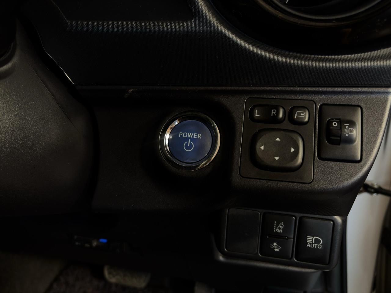 2016 Toyota Aqua Facelift Model S Hatchback LOW KM + REVERSING CAMERA + PUSH BUTTON START