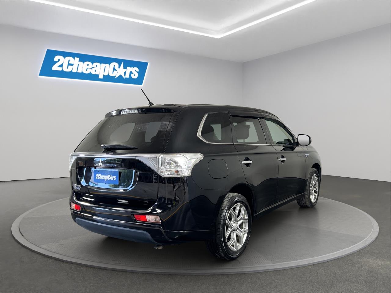 2013 Mitsubishi Outlander PHEV 4WD RV/SUV 4WD + REVERSING CAMERA + PADDLE SHIFT