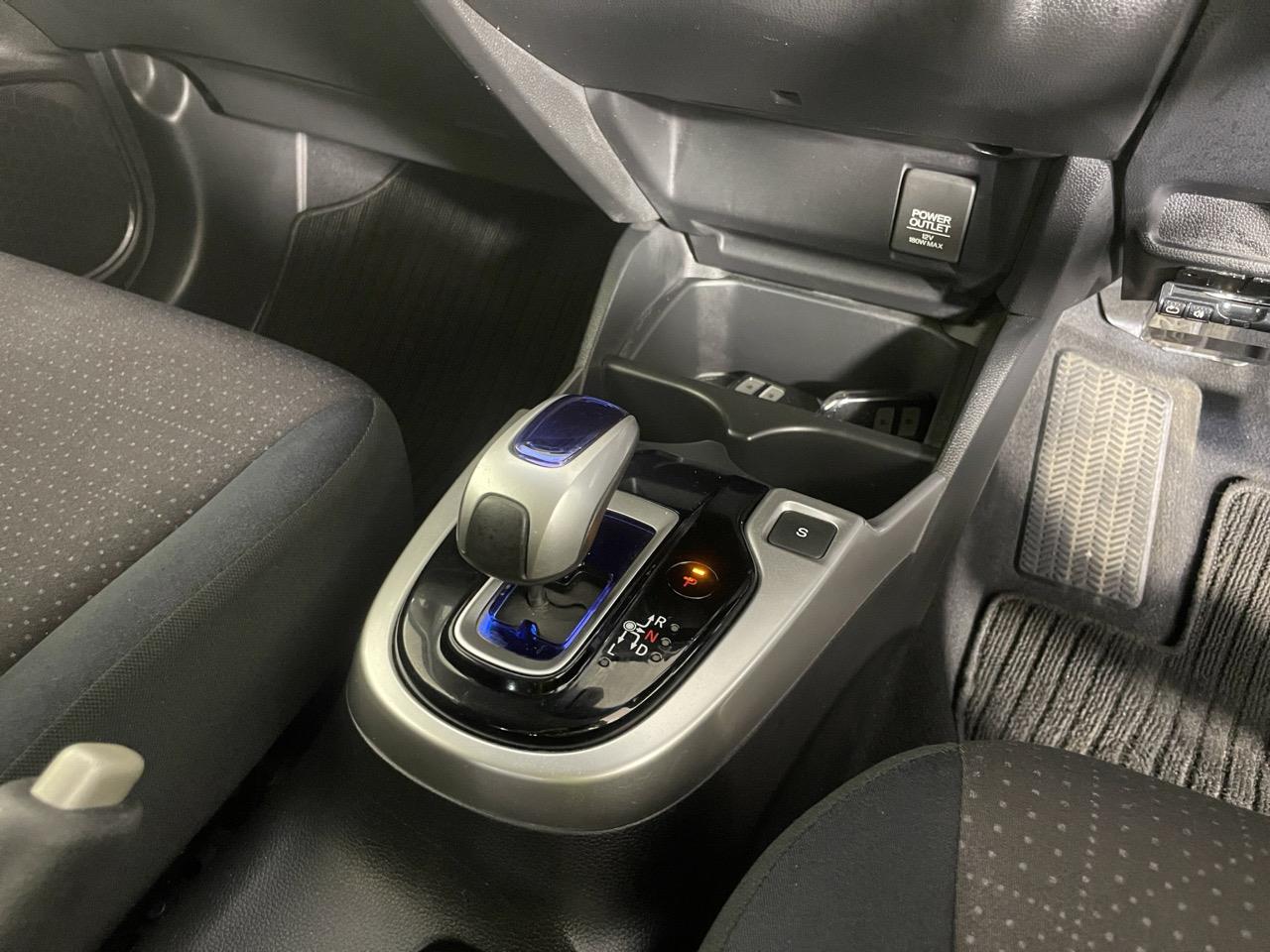 2013 Honda Fit Jazz Hybrid Hatchback PUSH START + GREAT FUEL EFFICIENCY