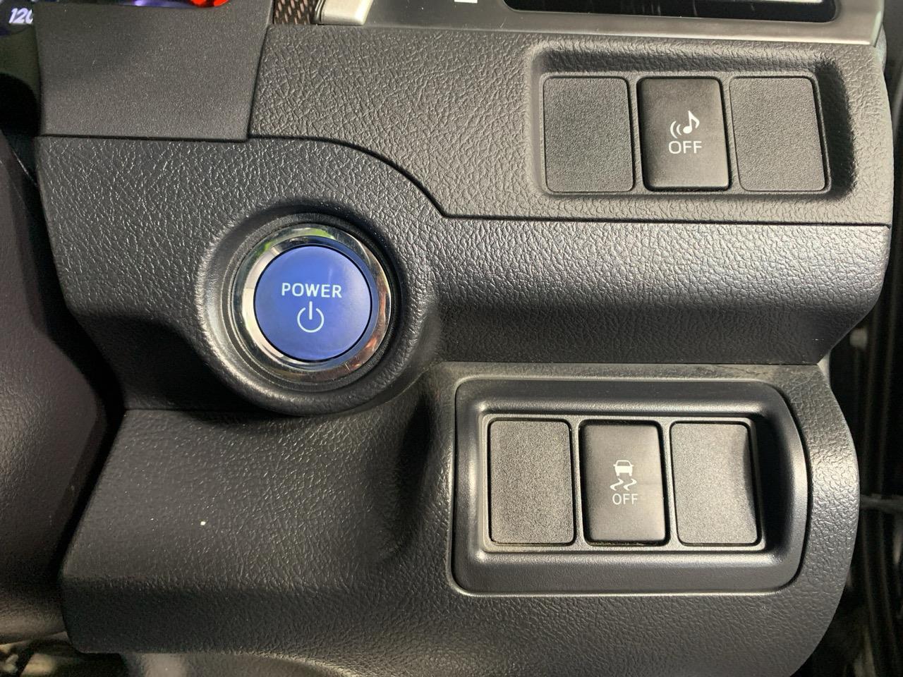 2013 Toyota Camry HYBRID G Sedan CRUISE CONTROL + PUSH BUTTON START + AUTO LIGHTS